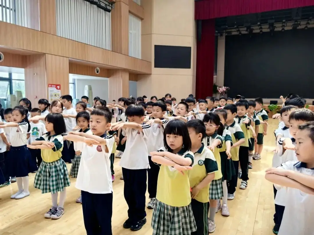 遇见文华 探秘小学 ——中牟县淳泽路幼儿园参观小学幼小衔接实践活动 第19张 遇见文华 探秘小学 ——中牟县淳泽路幼儿园参观小学幼小衔接实践活动 第19张