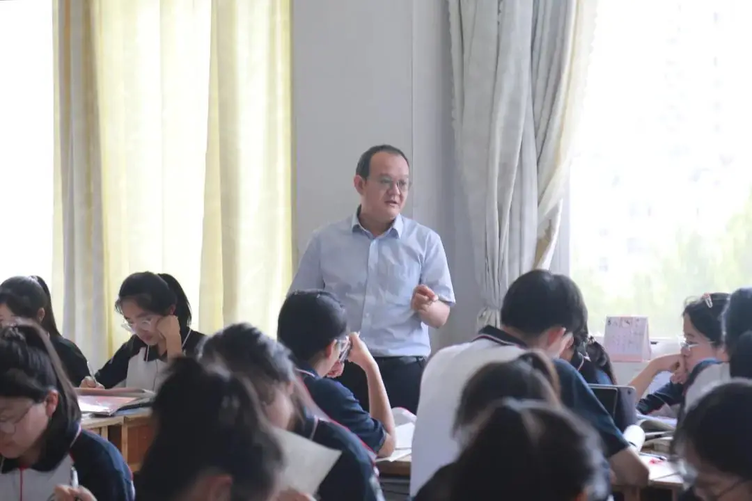高考倒计时10天丨有一种青春叫高考,有一种陪伴叫“老师与你同在”! 第41张 高考倒计时10天丨有一种青春叫高考,有一种陪伴叫“老师与你同在”! 第41张