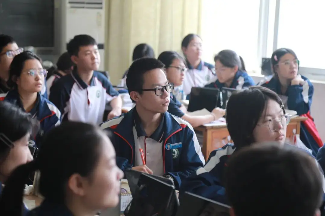 高考倒计时10天丨有一种青春叫高考,有一种陪伴叫“老师与你同在”! 第10张 高考倒计时10天丨有一种青春叫高考,有一种陪伴叫“老师与你同在”! 第10张