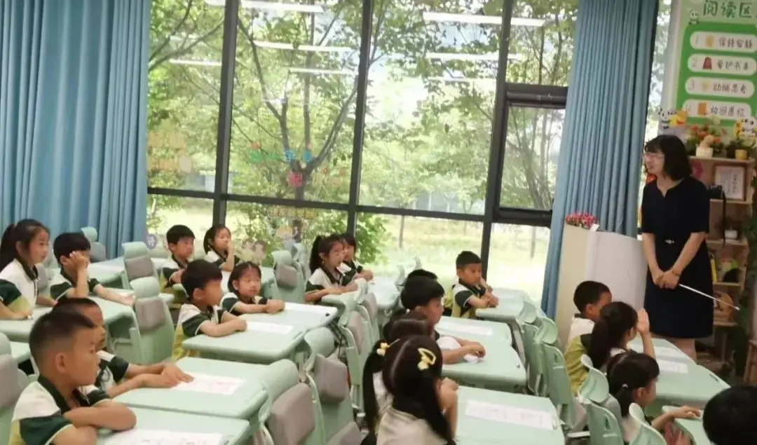 遇见文华 探秘小学 ——中牟县淳泽路幼儿园参观小学幼小衔接实践活动 第30张 遇见文华 探秘小学 ——中牟县淳泽路幼儿园参观小学幼小衔接实践活动 第30张