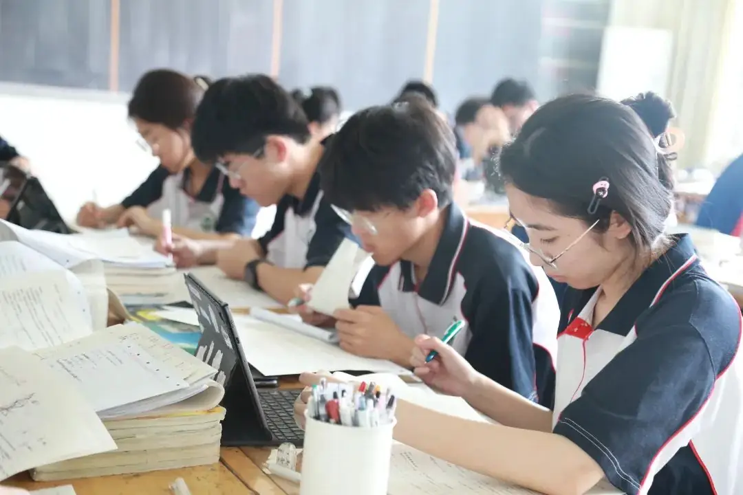 高考倒计时10天丨有一种青春叫高考,有一种陪伴叫“老师与你同在”! 第19张 高考倒计时10天丨有一种青春叫高考,有一种陪伴叫“老师与你同在”! 第19张