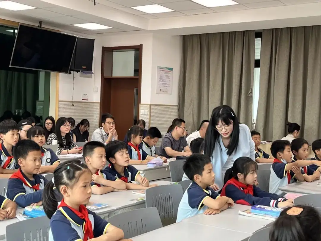 “五四”杯 良渚七贤小学第二年青年新教师展评课 第11张 “五四”杯 良渚七贤小学第二年青年新教师展评课 第11张