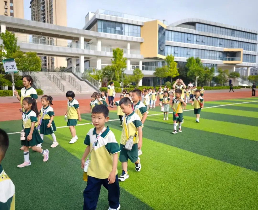 遇见文华 探秘小学 ——中牟县淳泽路幼儿园参观小学幼小衔接实践活动 第8张 遇见文华 探秘小学 ——中牟县淳泽路幼儿园参观小学幼小衔接实践活动 第8张