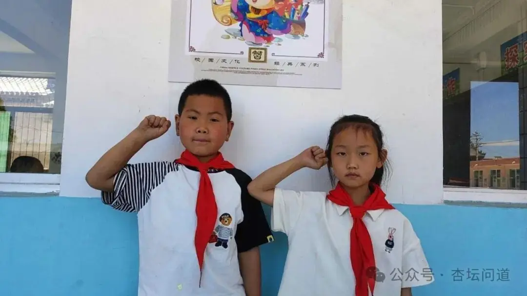 郝街小学举行“红领巾 爱祖国 争做好队员”新队员入队仪式 第4张 郝街小学举行“红领巾 爱祖国 争做好队员”新队员入队仪式 第4张