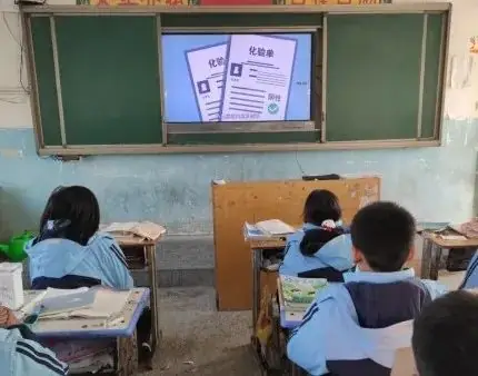 桑营镇双洺小学开展艾滋病防治知识宣传活动 第2张