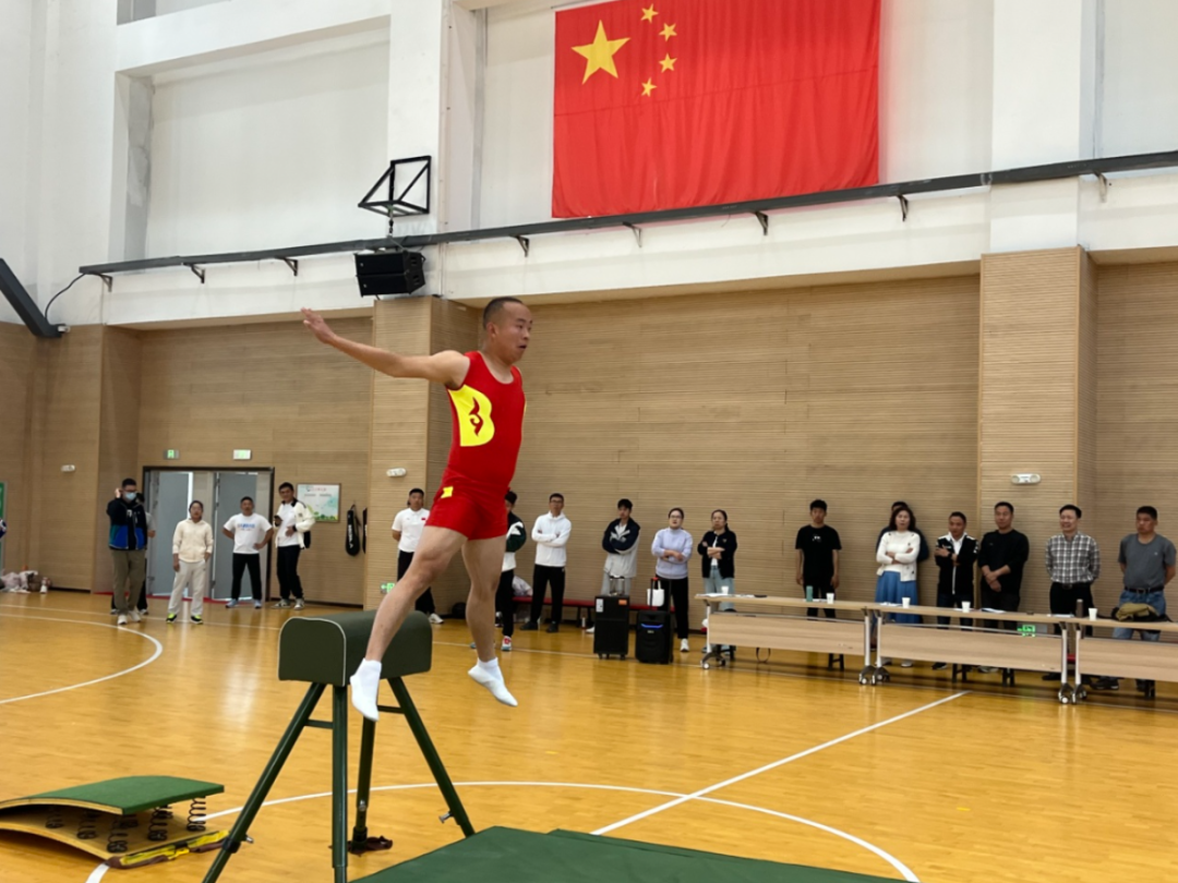 喜报丨我校施军老师在区小学体育青年教师基本功比赛中荣获一等奖! 第4张 喜报丨我校施军老师在区小学体育青年教师基本功比赛中荣获一等奖! 第4张