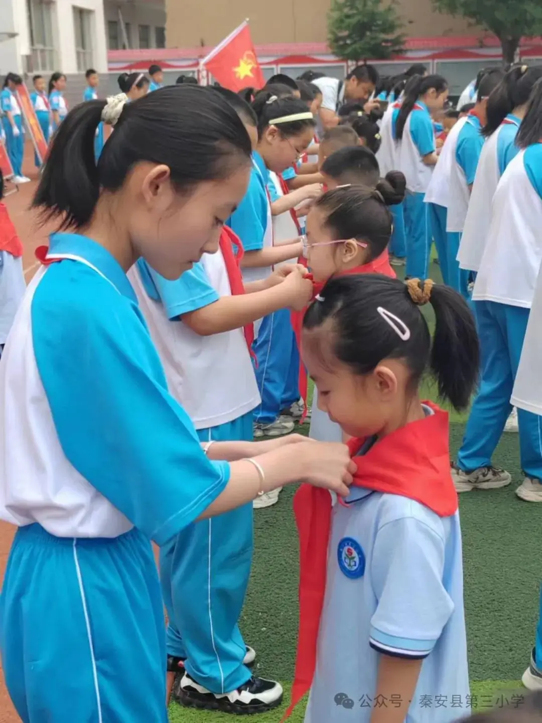 秦安县第三小学隆重举行2024 年新队员入队仪式暨2023—2024学年度“四星”学生表彰活动 第29张 秦安县第三小学隆重举行2024 年新队员入队仪式暨2023—2024学年度“四星”学生表彰活动 第29张