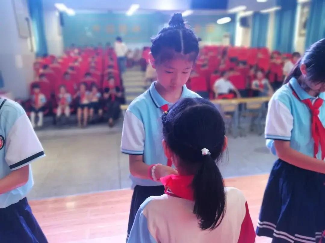 红领巾爱祖国——民建小学举行2024年少先队新队员入队仪式! 第65张