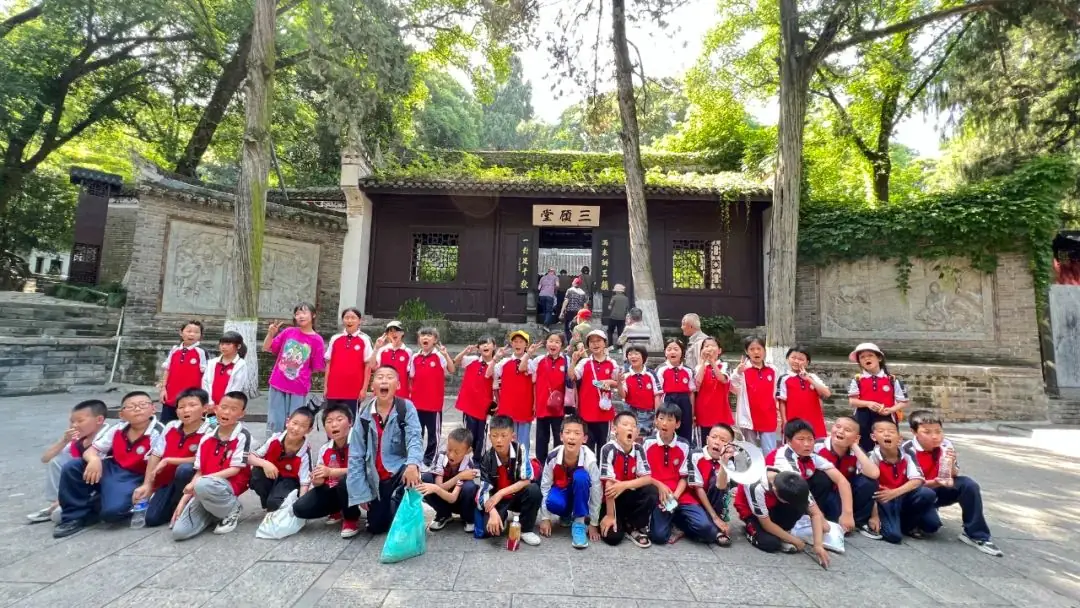 2024年程河镇中心小学“历史长河任我行,智慧之旅共成长”古隆中研学活动 第26张 2024年程河镇中心小学“历史长河任我行,智慧之旅共成长”古隆中研学活动 第26张