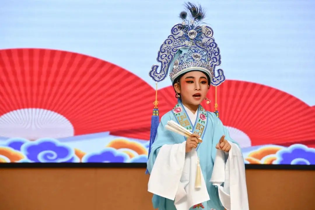 【课程育人】马鞍中心小学举行“童心向党 艺彩纷呈”校园文化艺术节暨第六届戏曲小梅花评比活动 第40张 【课程育人】马鞍中心小学举行“童心向党 艺彩纷呈”校园文化艺术节暨第六届戏曲小梅花评比活动 第40张
