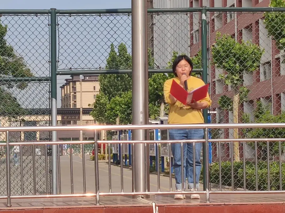 夏津县实验小学升旗仪式——“好习惯 在养成”之养整理物品习惯 第13张 夏津县实验小学升旗仪式——“好习惯 在养成”之养整理物品习惯 第13张