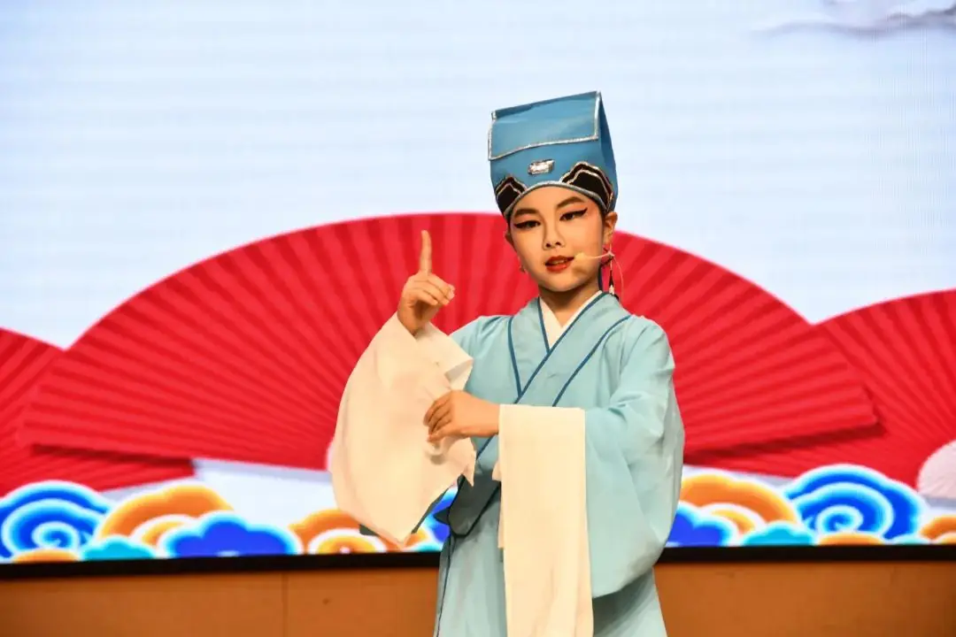 【课程育人】马鞍中心小学举行“童心向党 艺彩纷呈”校园文化艺术节暨第六届戏曲小梅花评比活动 第20张 【课程育人】马鞍中心小学举行“童心向党 艺彩纷呈”校园文化艺术节暨第六届戏曲小梅花评比活动 第20张