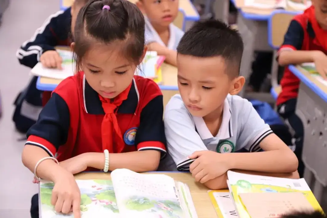 探秘小学 启程未来——乐东县第二幼儿园参观小学活动 第25张 探秘小学 启程未来——乐东县第二幼儿园参观小学活动 第25张