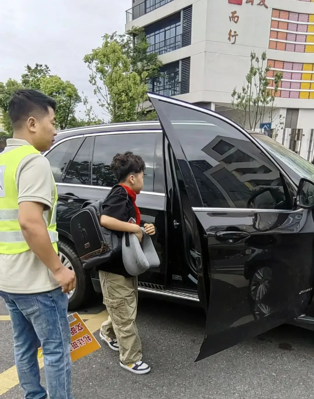 【值周】五月爱漫天 感恩正当时——稠江小学401中队值周展示 第15张 【值周】五月爱漫天 感恩正当时——稠江小学401中队值周展示 第15张