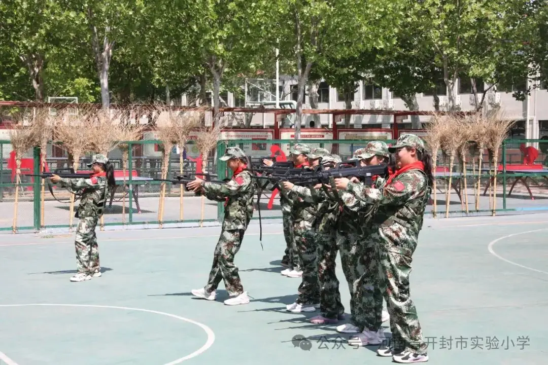军强国安 志在未来——开封市实验小学开展国防教育主题活动(1) 第24张 军强国安 志在未来——开封市实验小学开展国防教育主题活动(1) 第24张