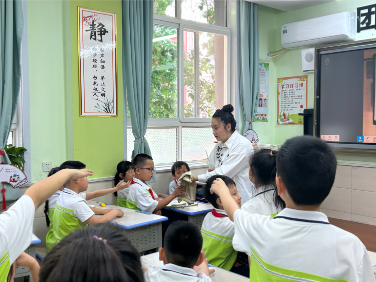【碑林教育|建国路小学】家长进课堂,用爱筑成长——二年级 第30张 【碑林教育|建国路小学】家长进课堂,用爱筑成长——二年级 第30张