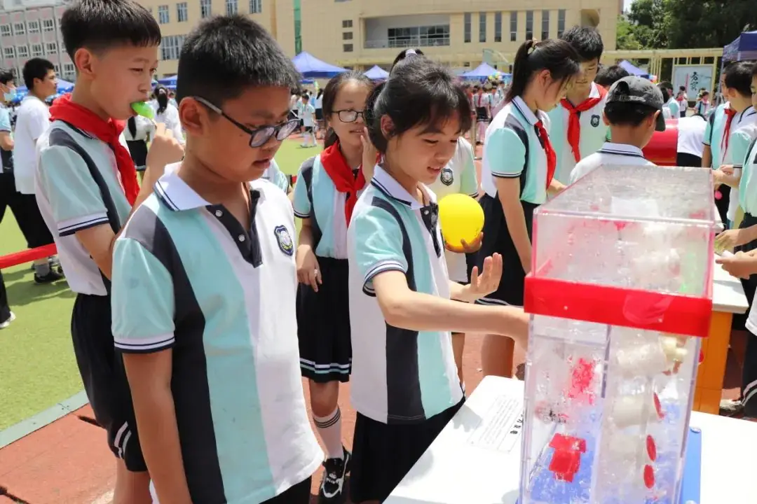 创玩科技 致敬未来——京山小学教联体2024年庆“六一”科技游园会 第42张 创玩科技 致敬未来——京山小学教联体2024年庆“六一”科技游园会 第42张