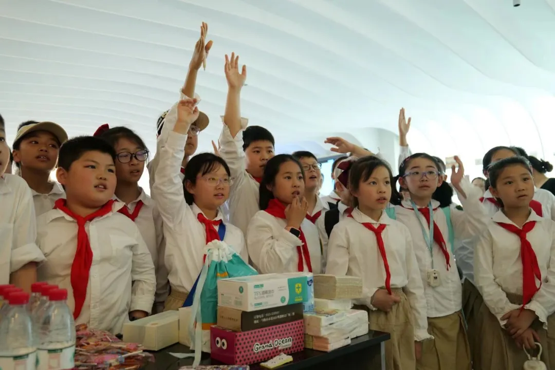 【德育铸魂】淮河路小学开展行走的思政课之“探秘纸巾世界”主题实践活动 第6张 【德育铸魂】淮河路小学开展行走的思政课之“探秘纸巾世界”主题实践活动 第6张
