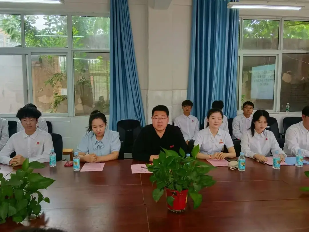 我校原阳校区与原阳县原兴街道白庙小学联合举行“大学生社会实践基地”揭牌签约仪式 第8张 我校原阳校区与原阳县原兴街道白庙小学联合举行“大学生社会实践基地”揭牌签约仪式 第8张