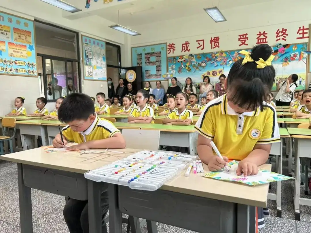 盘龙区金康园小学教育集团一年级班级文化大赛:以文润心 共建爱的理想“家” 第7张 盘龙区金康园小学教育集团一年级班级文化大赛:以文润心 共建爱的理想“家” 第7张