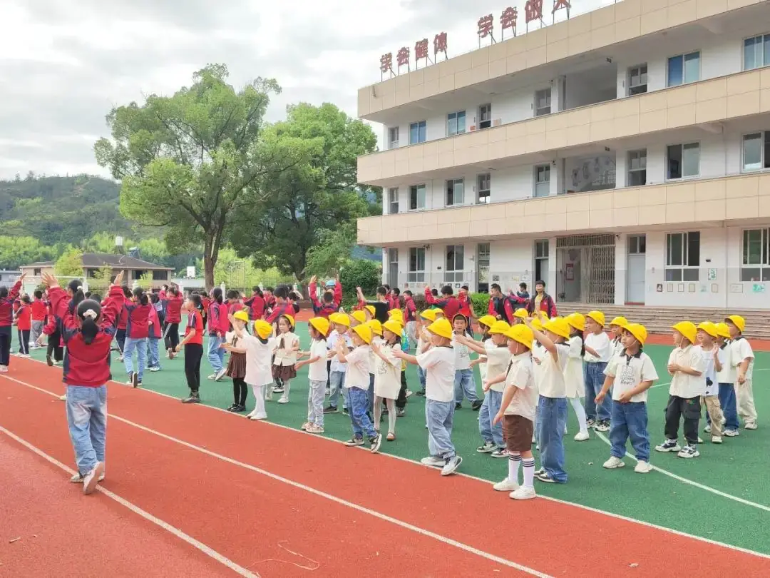 【时光长廊】 “趣”探小学, “幼”见成长 | 记泰顺县三魁镇第二幼儿园2023学年第二学期大班参观小学活动 第77张