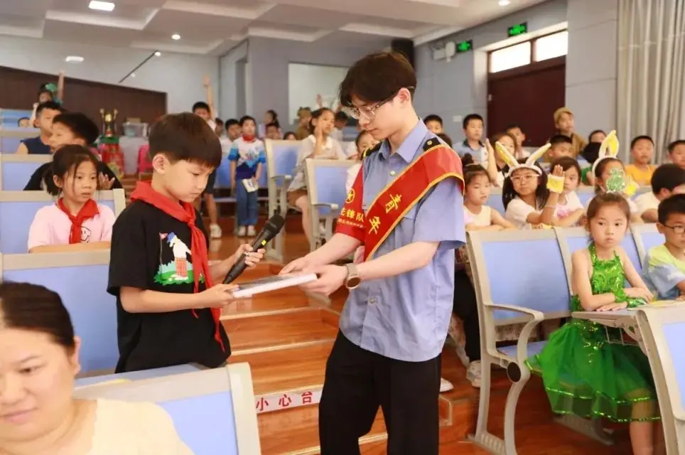 【武东小学】铁路安全进校园 共筑护路平安墙 第8张 【武东小学】铁路安全进校园 共筑护路平安墙 第8张