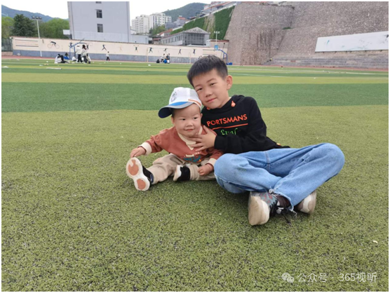 平顺县实验小学四年级写作成果展示:半命题作文 游——— 第15张 平顺县实验小学四年级写作成果展示:半命题作文 游——— 第15张