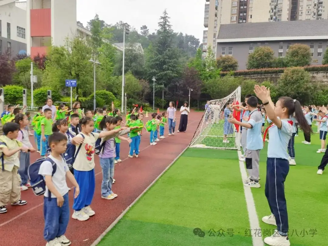 小学初体验 衔接零距离 ——遵义市红花岗区第八小学联合片区幼儿园开展幼小衔接活动 第15张 小学初体验 衔接零距离 ——遵义市红花岗区第八小学联合片区幼儿园开展幼小衔接活动 第15张
