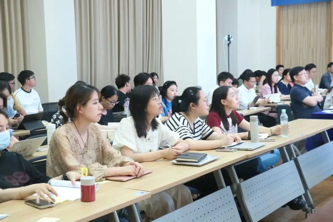 校本研修 | 杭州市澎致小学:校社融通浸润跨学科主题学习,课程综合育人推进教师发展 第2张