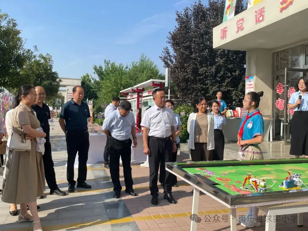 让每一个生命幸福成长——南乐县求实小学第四届学生综合素质暨庆六一文艺汇演 第14张 让每一个生命幸福成长——南乐县求实小学第四届学生综合素质暨庆六一文艺汇演 第14张