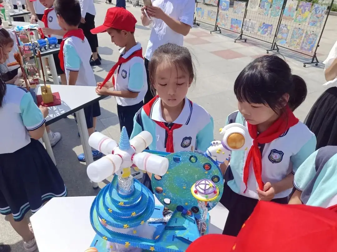 创玩科技 致敬未来——京山小学教联体2024年庆“六一”科技游园会 第39张 创玩科技 致敬未来——京山小学教联体2024年庆“六一”科技游园会 第39张