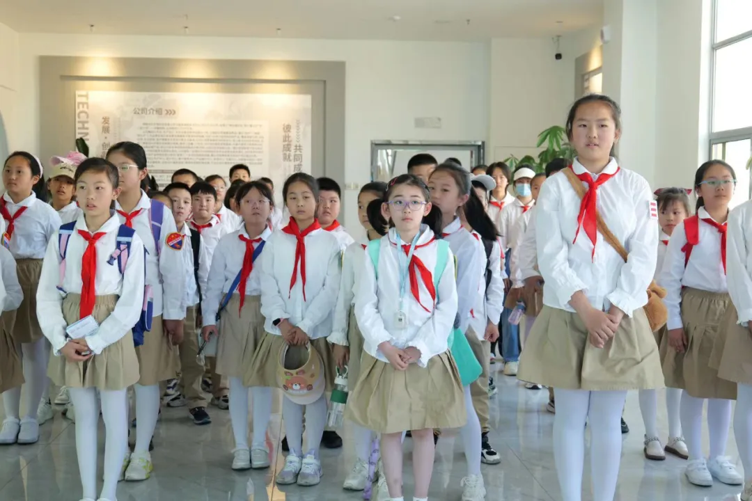 【德育铸魂】淮河路小学开展行走的思政课之“探秘纸巾世界”主题实践活动 第8张 【德育铸魂】淮河路小学开展行走的思政课之“探秘纸巾世界”主题实践活动 第8张