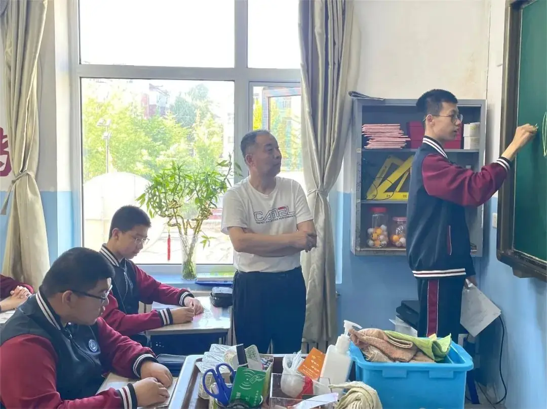 聚焦新中考 蓄力新突破—— 嘉汇中学开展省模后专题教学研讨活动 第15张 聚焦新中考 蓄力新突破—— 嘉汇中学开展省模后专题教学研讨活动 第15张