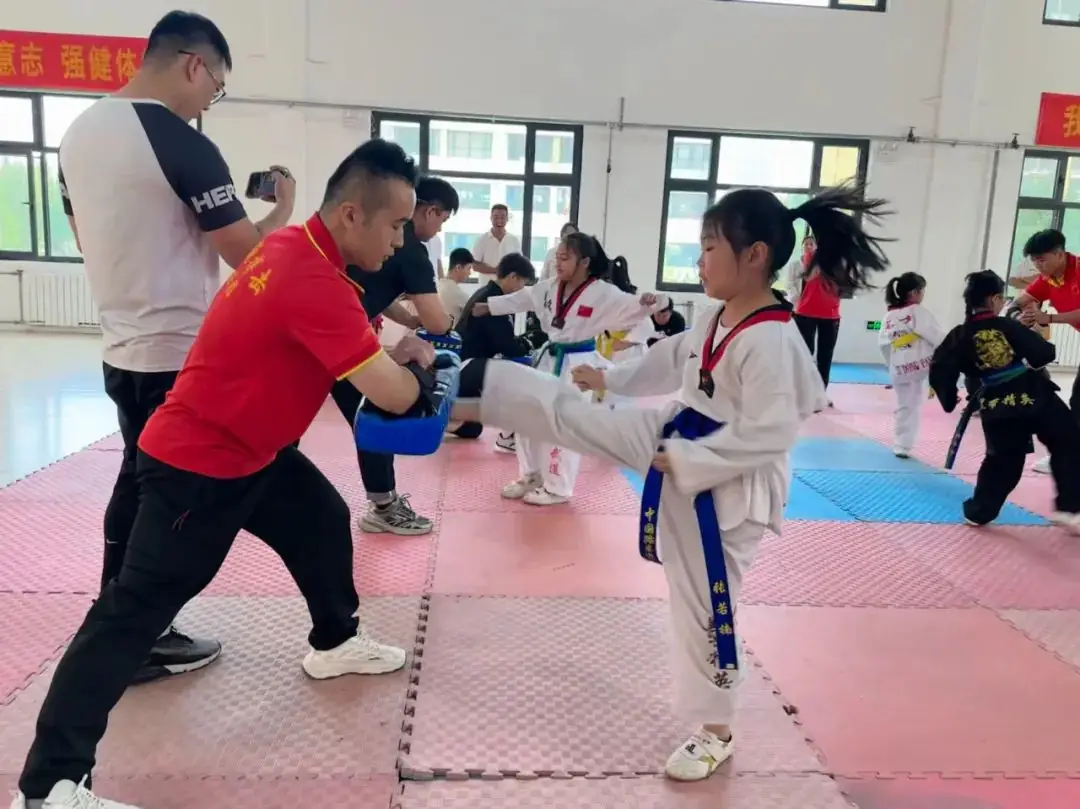 “中国跤王”到阳春小学啦! 第11张 “中国跤王”到阳春小学啦! 第11张