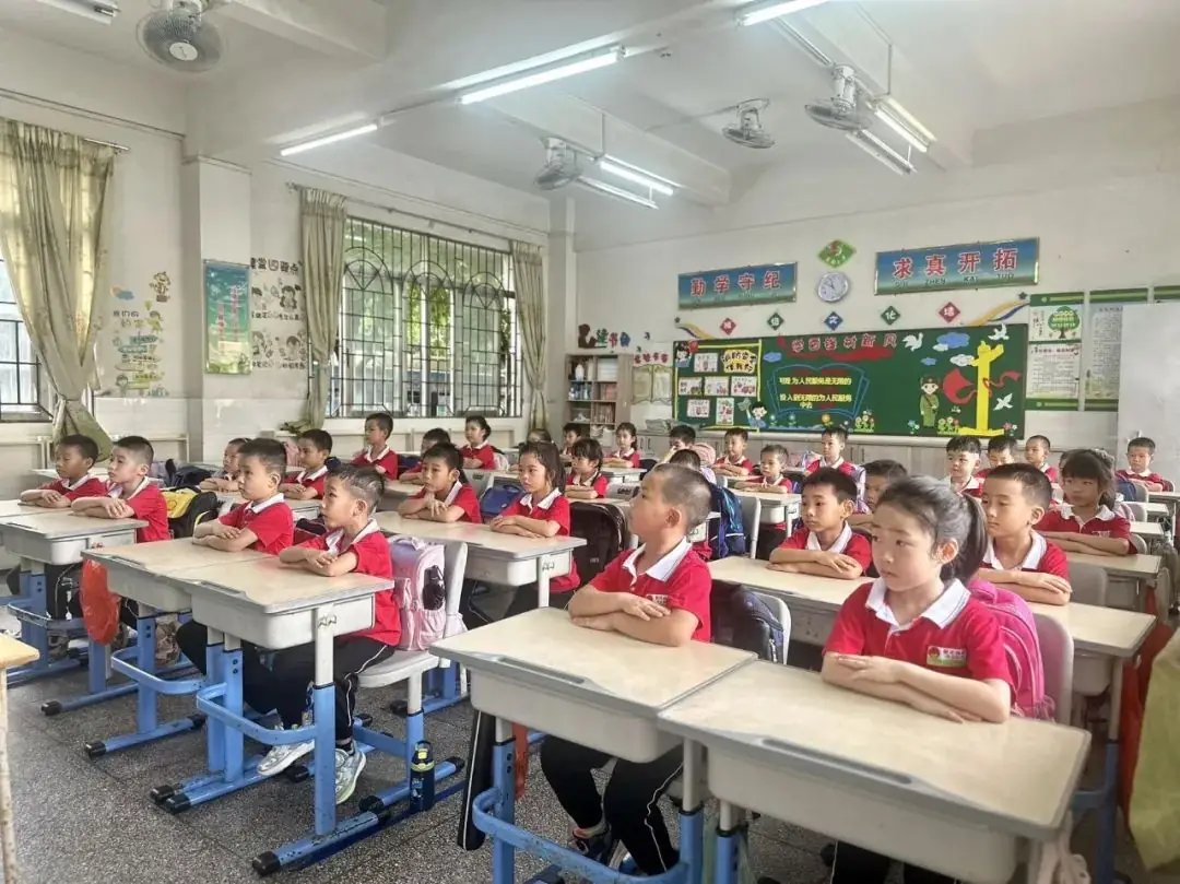 “你好!小学”——江门市蓬江区英才成长幼儿园参观小学活动 第31张 “你好!小学”——江门市蓬江区英才成长幼儿园参观小学活动 第31张