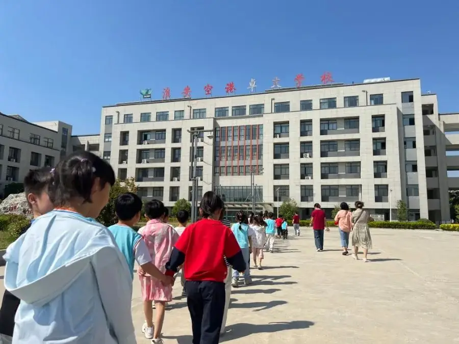 小学大门迎稚子 共筑明天成长梦 第6张 小学大门迎稚子 共筑明天成长梦 第6张