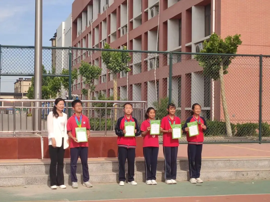 夏津县实验小学升旗仪式——“好习惯 在养成”之养整理物品习惯 第21张 夏津县实验小学升旗仪式——“好习惯 在养成”之养整理物品习惯 第21张
