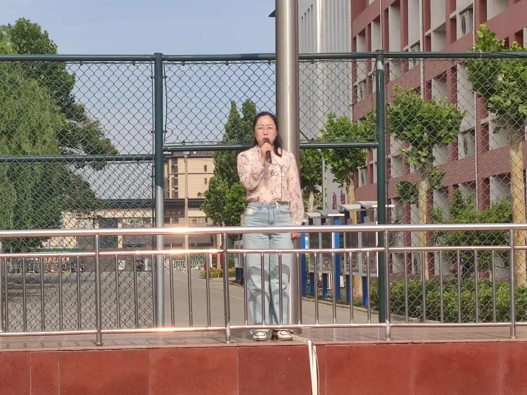 夏津县实验小学升旗仪式——“好习惯 在养成”之养整理物品习惯 第16张 夏津县实验小学升旗仪式——“好习惯 在养成”之养整理物品习惯 第16张