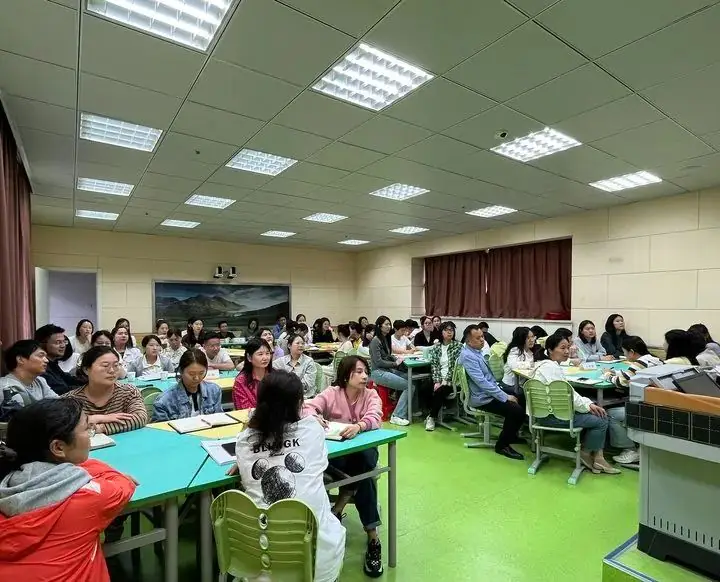 合肥市习友小学盛习友红色文化之班主任智慧论坛 第3期 第10张 合肥市习友小学盛习友红色文化之班主任智慧论坛 第3期 第10张