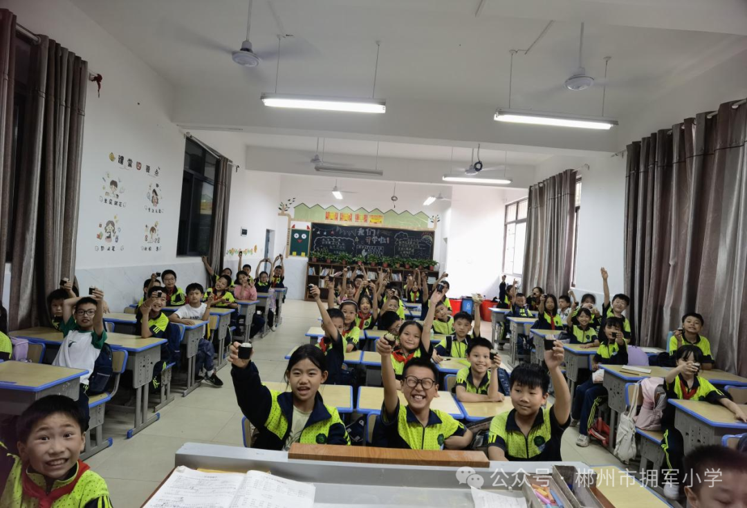 【拥军小学总第509期】魅力教学:北湖区新城志愿者莅临我校开展与爱“童”行,“迎六一,送爱心”活动 第5张 【拥军小学总第509期】魅力教学:北湖区新城志愿者莅临我校开展与爱“童”行,“迎六一,送爱心”活动 第5张