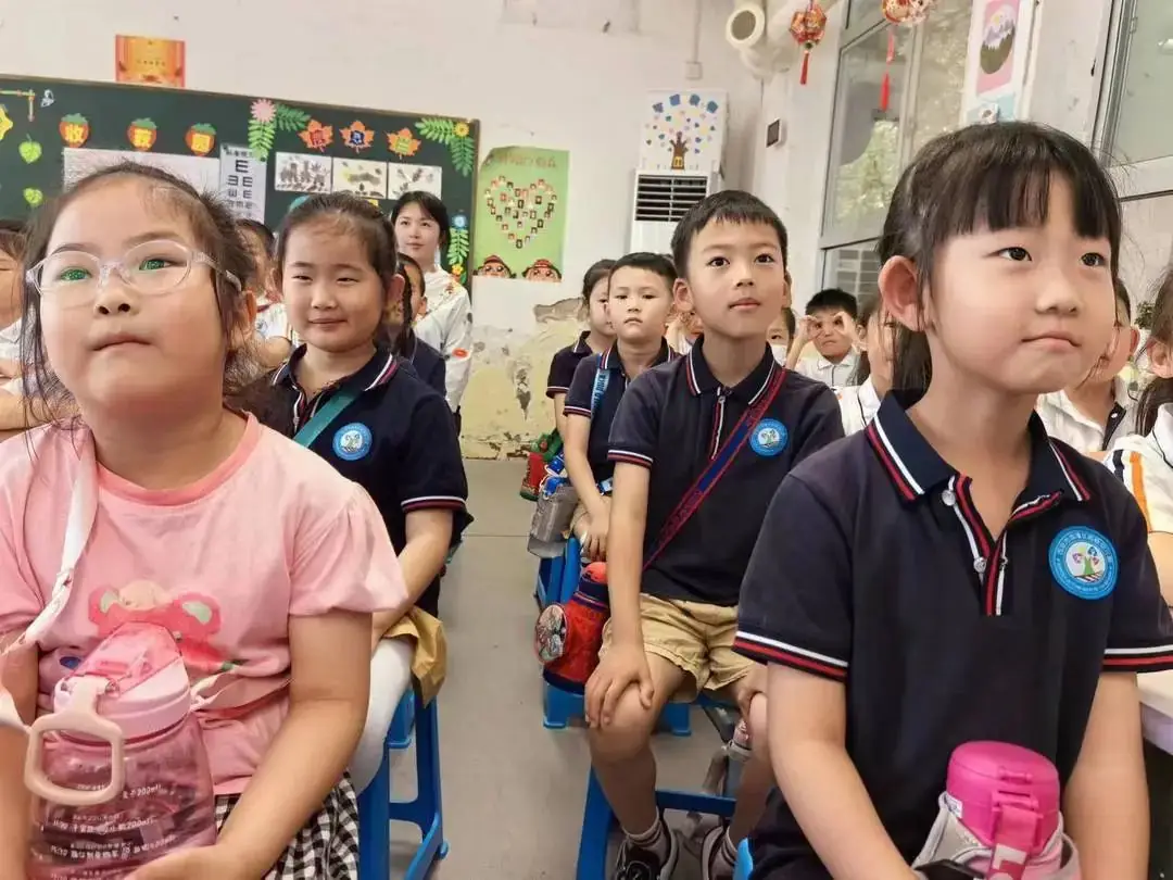 【幼小衔接】“启航 · 前方是小学”——西铁幼儿园幼小衔接系列活动(一) 第22张 【幼小衔接】“启航 · 前方是小学”——西铁幼儿园幼小衔接系列活动(一) 第22张