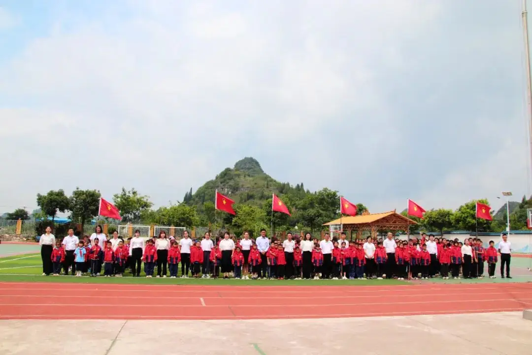 我们是这样一所小学,你想来上吗? 第33张 我们是这样一所小学,你想来上吗? 第33张