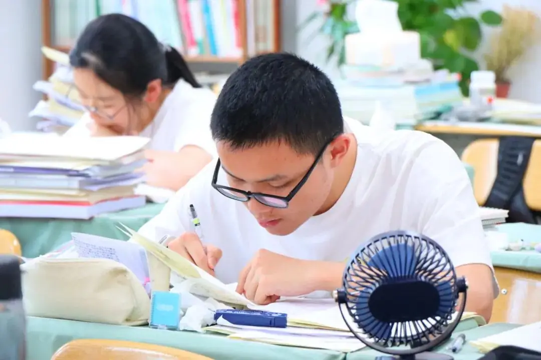 高考倒计时10天 | 十年磨砺,金榜提名! 第16张 高考倒计时10天 | 十年磨砺,金榜提名! 第16张