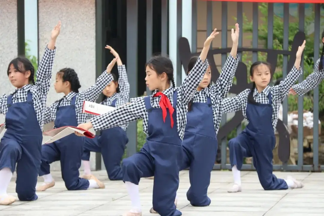 【校园纪事】东港小学——敬礼国旗记使命 铭记历史向未来 第22张 【校园纪事】东港小学——敬礼国旗记使命 铭记历史向未来 第22张