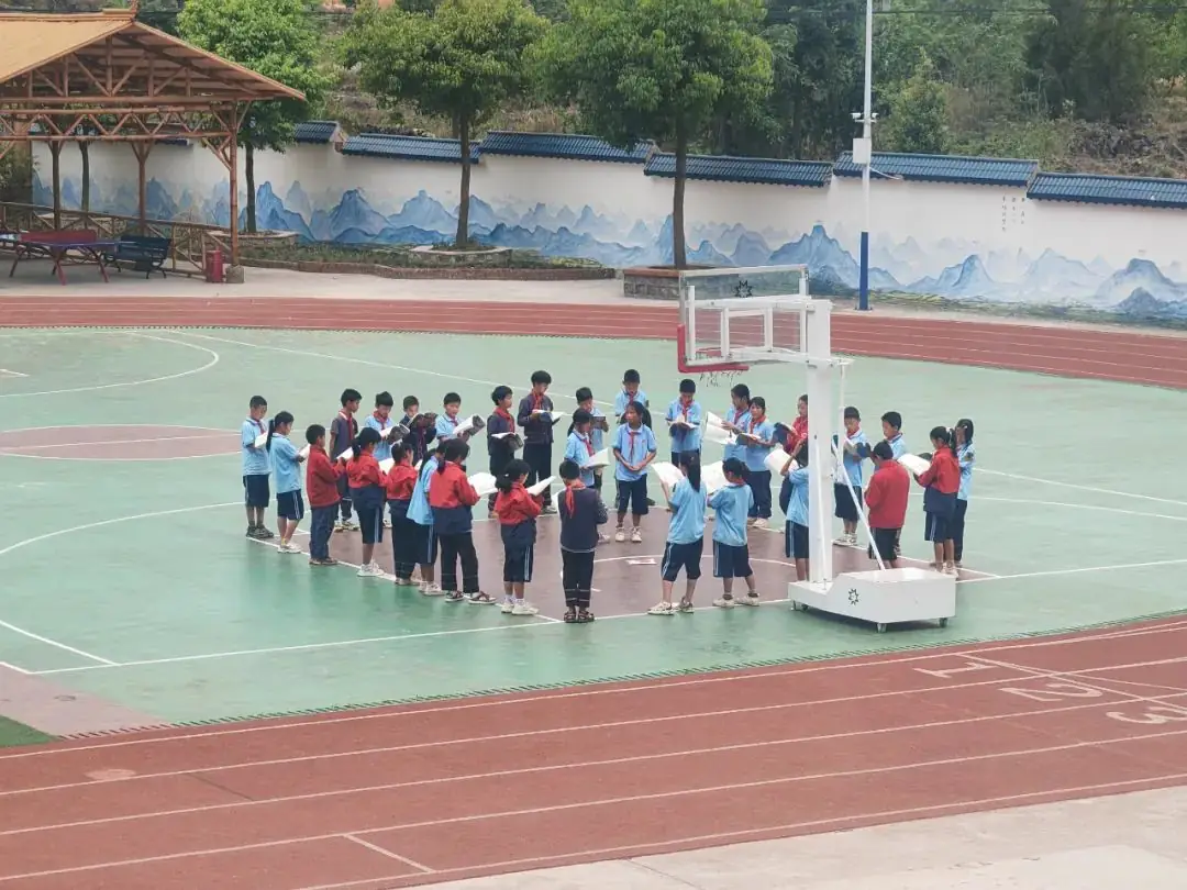 我们是这样一所小学,你想来上吗? 第19张 我们是这样一所小学,你想来上吗? 第19张