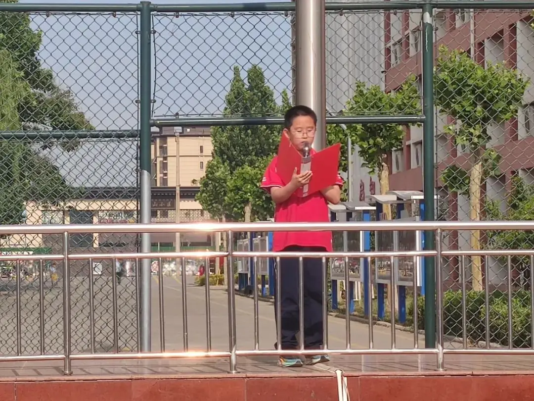 夏津县实验小学升旗仪式——“好习惯 在养成”之养整理物品习惯 第11张 夏津县实验小学升旗仪式——“好习惯 在养成”之养整理物品习惯 第11张