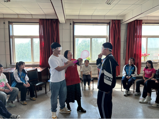 “秣马厉兵,笑迎中考”——两家子九年一贯制学校开展中考考前心理辅导活动 第8张 “秣马厉兵,笑迎中考”——两家子九年一贯制学校开展中考考前心理辅导活动 第8张