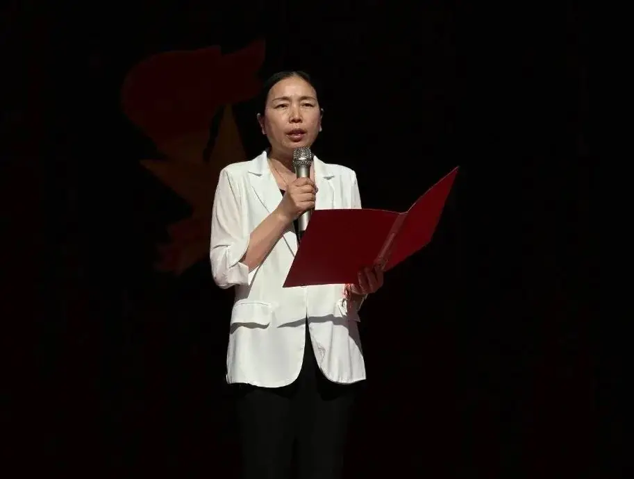 快乐六一 放飞梦想—— 栾城区宏远路小学第十五周升旗仪式 第14张 快乐六一 放飞梦想—— 栾城区宏远路小学第十五周升旗仪式 第14张
