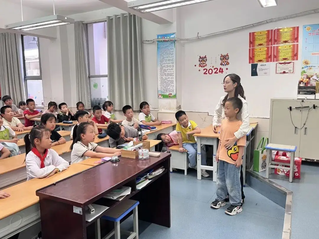 【碑林教育|建国路小学】家长进课堂,用爱筑成长——二年级 第9张 【碑林教育|建国路小学】家长进课堂,用爱筑成长——二年级 第9张