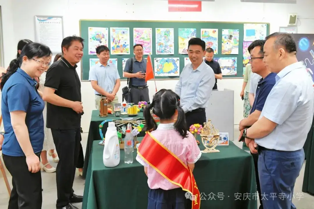 金玉到太平寺小学开展“六一”儿童节走访慰问活动 第3张